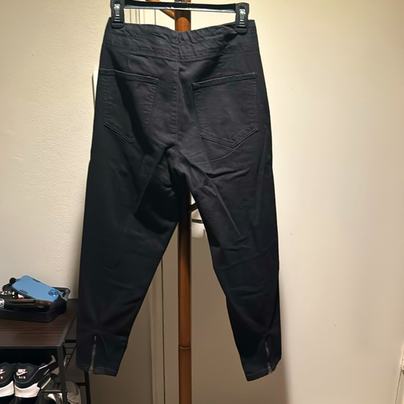 High waisted, baggy jeans with stylish zipper detail - Picture 4 of 5